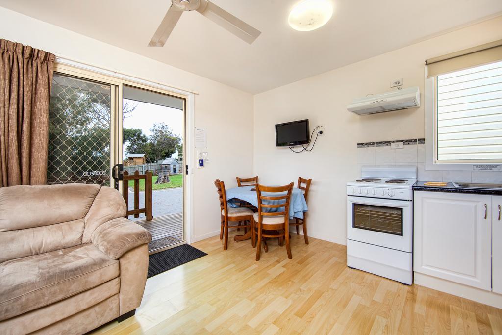 Wintersun Gardens Motel Бичено Екстер'єр фото