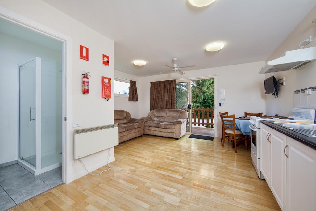 Wintersun Gardens Motel Бичено Екстер'єр фото