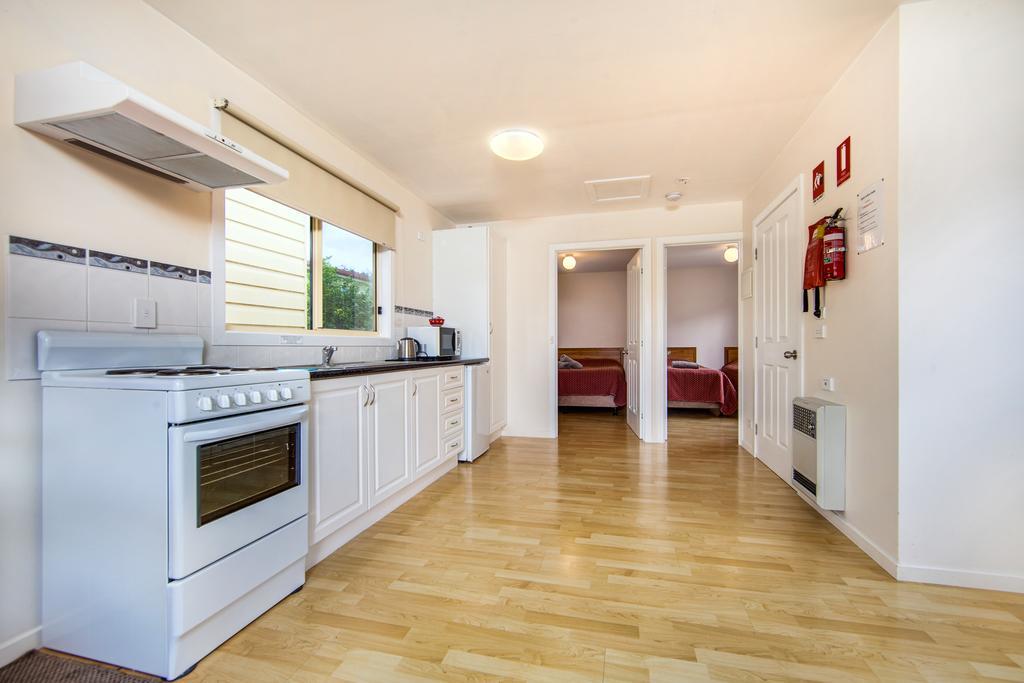 Wintersun Gardens Motel Бичено Екстер'єр фото