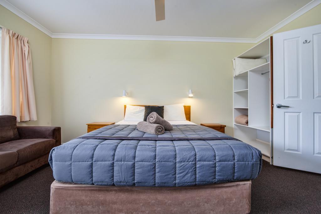 Wintersun Gardens Motel Бичено Екстер'єр фото