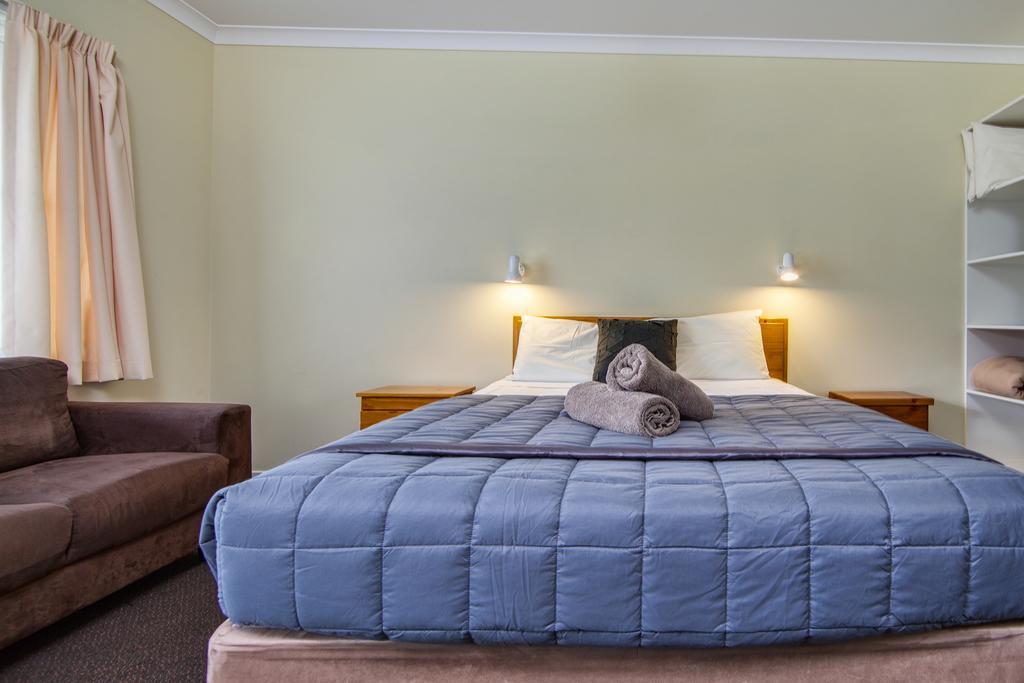 Wintersun Gardens Motel Бичено Екстер'єр фото