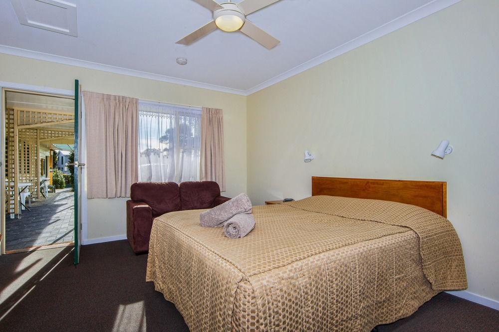 Wintersun Gardens Motel Бичено Екстер'єр фото