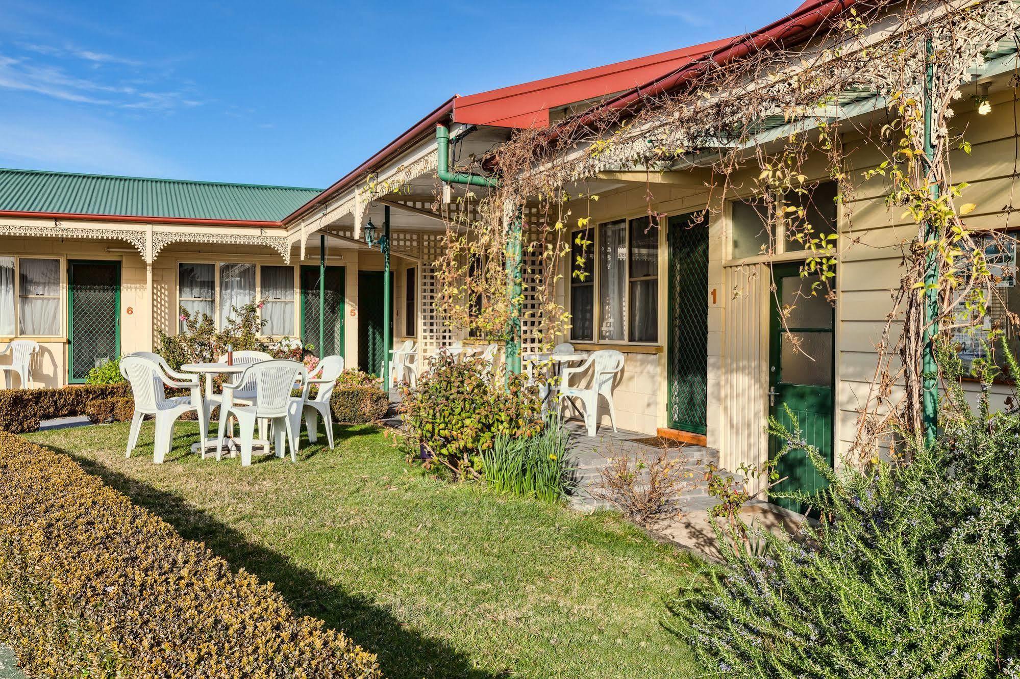 Wintersun Gardens Motel Бичено Екстер'єр фото