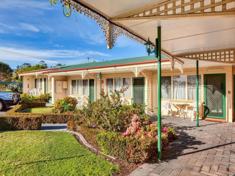Wintersun Gardens Motel Бичено Екстер'єр фото