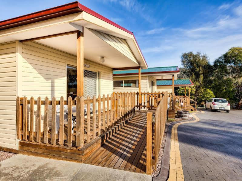 Wintersun Gardens Motel Бичено Екстер'єр фото