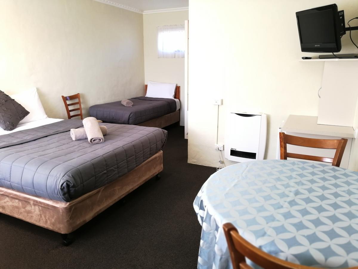Wintersun Gardens Motel Бичено Екстер'єр фото