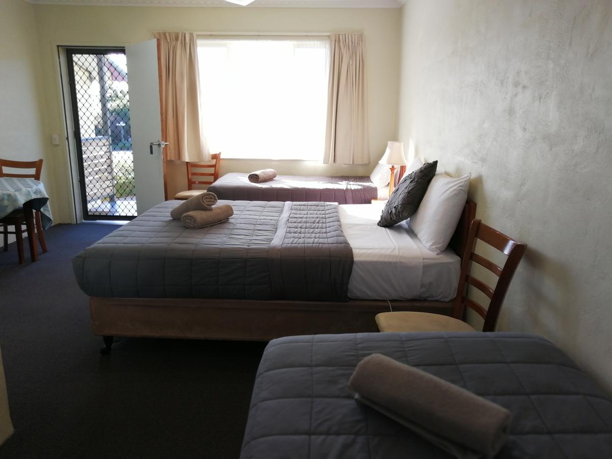 Wintersun Gardens Motel Бичено Екстер'єр фото